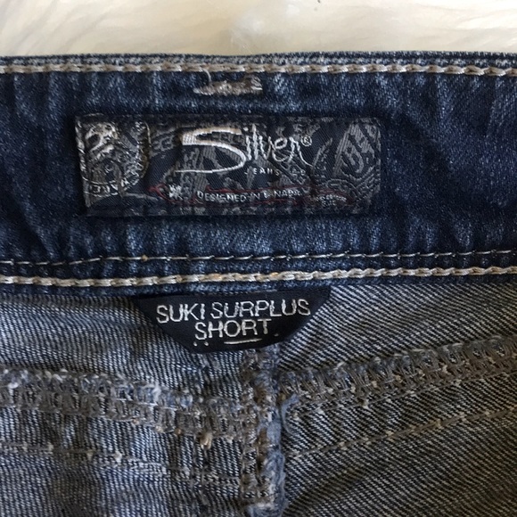 “SILVER” SUKI SURPLUS JEAN SHORTS - Picture 3 of 7